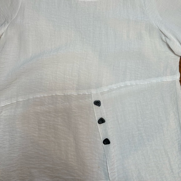 XL, Habitat bright white blouse with button detailing., uneven hem, oversized. - Picture 6 of 7